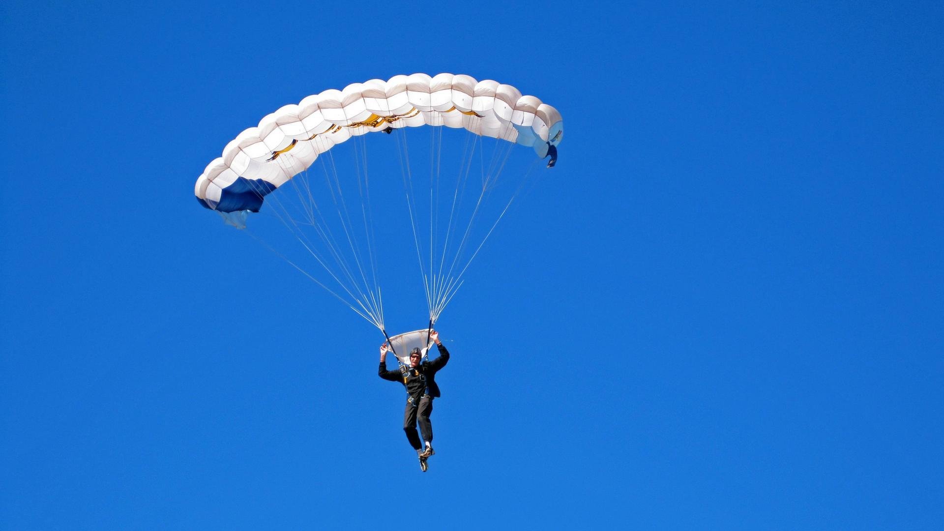 中学篮球丰富训练内容提高学生综合运动素质，中学篮球技术